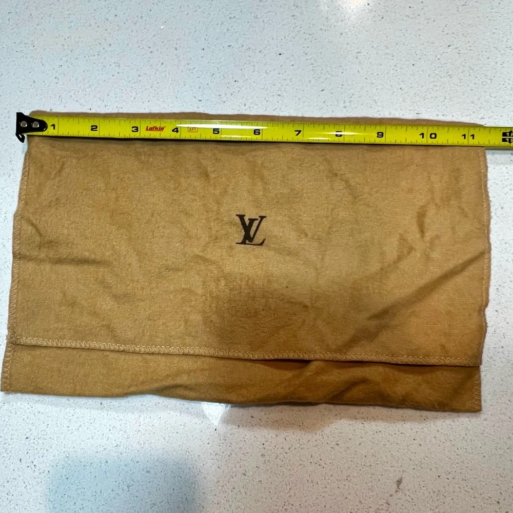 Louis Vuitton XL Wallet/ Clutch Duster Bag 🤎